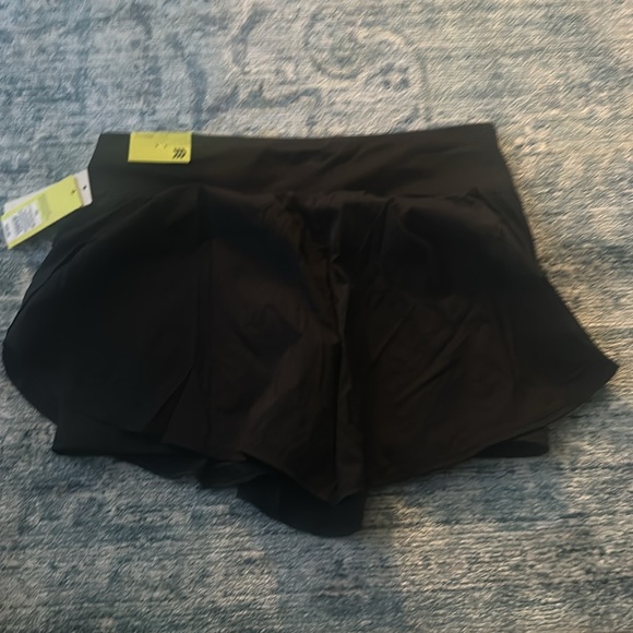 NWT HIGH RISE ALL IN MOTION 2-IN-1 SHORTS - Picture 8 of 8